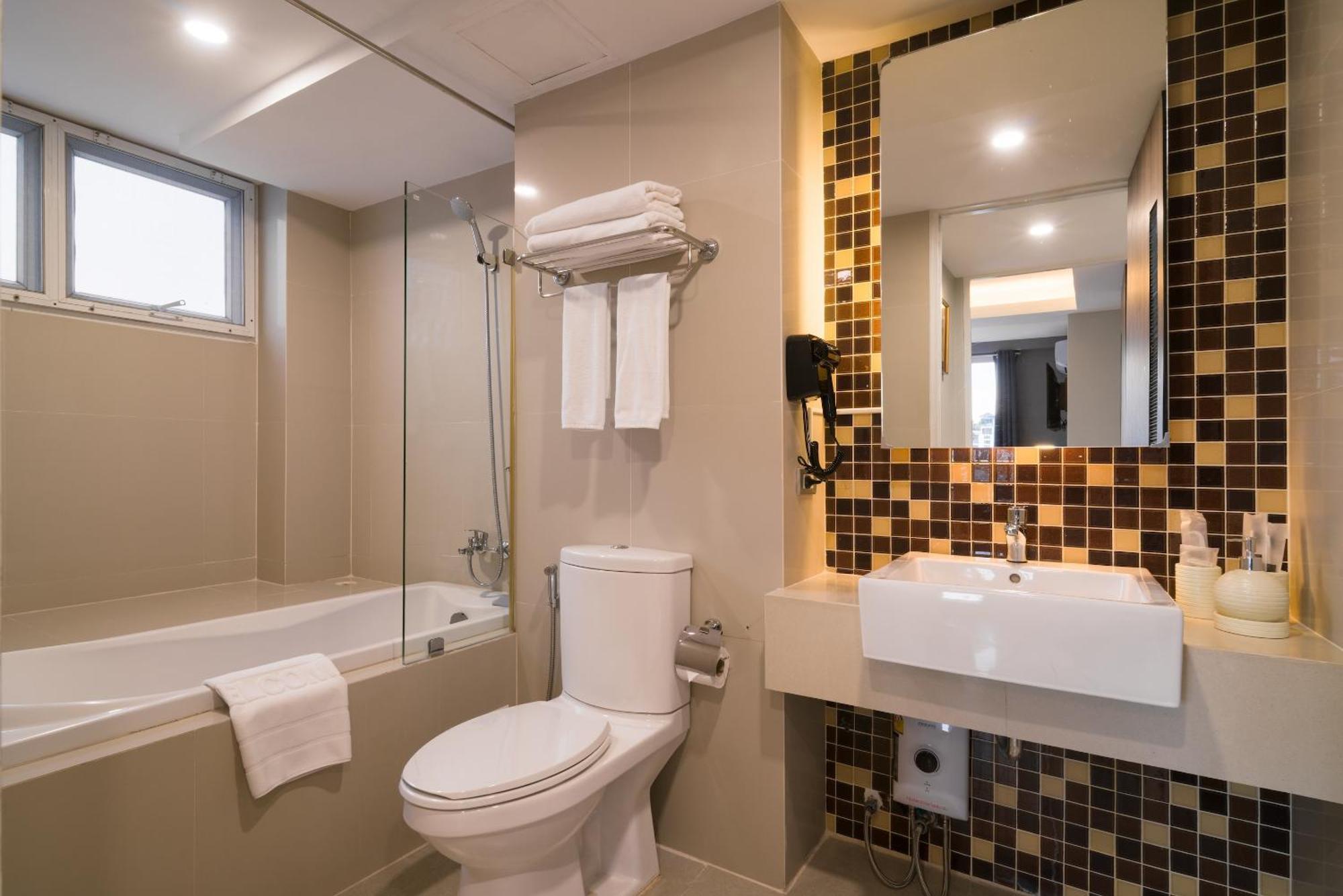 Aspira Suites Sukhumvit 20 Bangkok Esterno foto